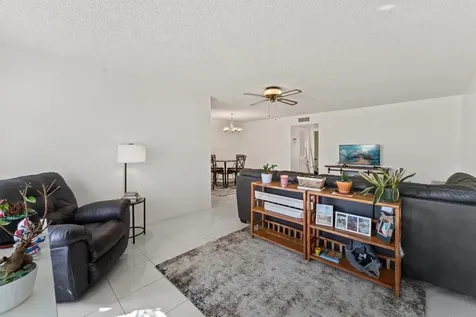 201 Country Lane Boynton Beach FL 33435