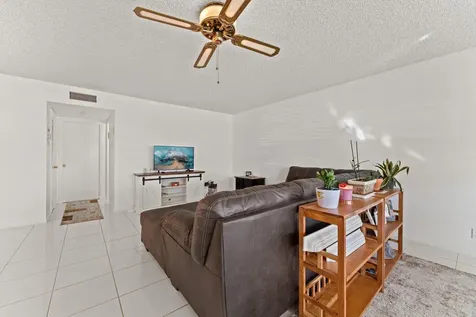 201 Country Lane Boynton Beach FL 33435