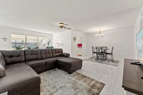 201 Country Lane Boynton Beach FL 33435