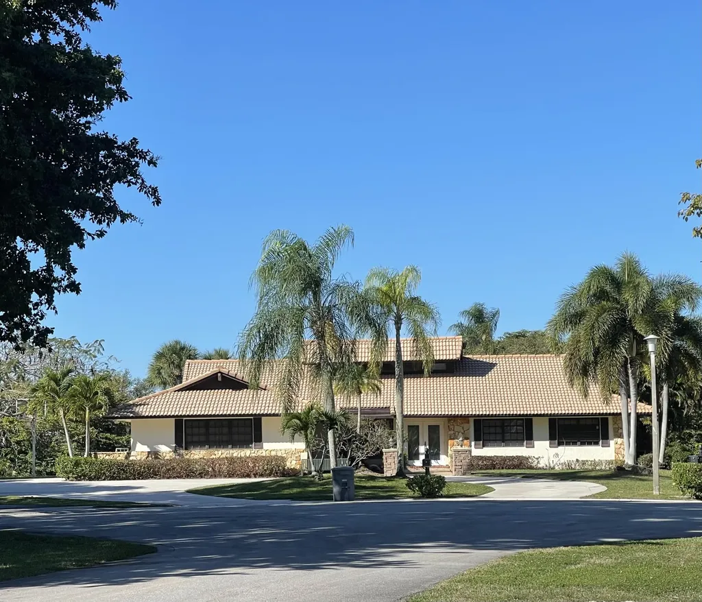 21597 Reflection Lane Boca Raton FL 33428