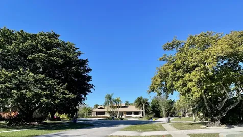 21597 Reflection Lane Boca Raton FL 33428