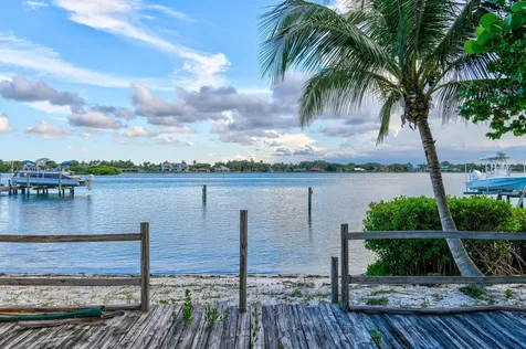 114 W Riverside Drive Jupiter FL 33469