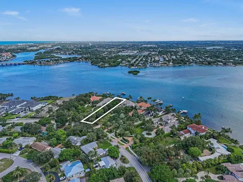114 W Riverside Drive Jupiter FL 33469
