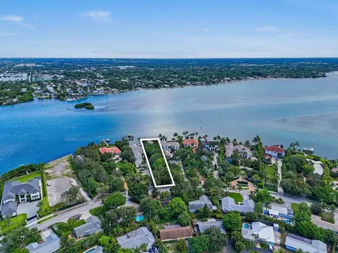 114 W Riverside Drive Jupiter FL 33469