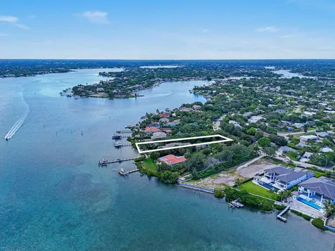 114 W Riverside Drive Jupiter FL 33469