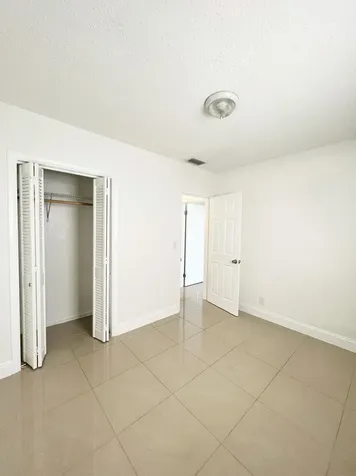 67 Tortuga Road Palm Springs FL 33461