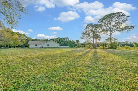 8690 Shadylake Lane Fort Pierce FL 34947