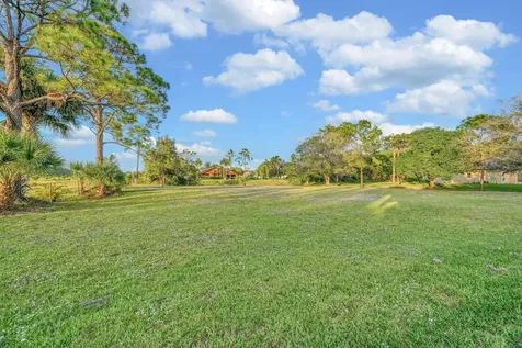 8690 Shadylake Lane Fort Pierce FL 34947