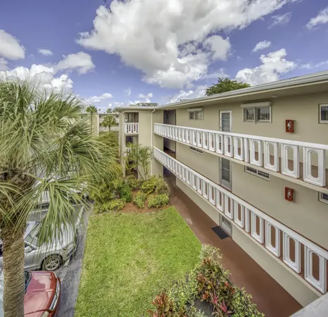 2566 Garden Drive Lake Worth Beach FL 33461