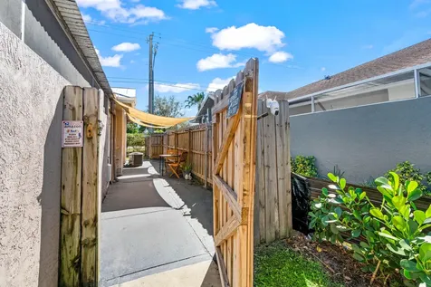 13916 Folkestone Circle Wellington FL 33414