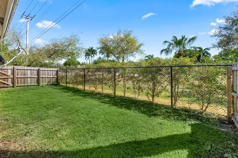 13916 Folkestone Circle Wellington FL 33414