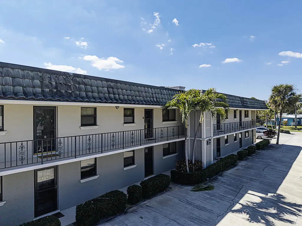 714 Northlake Court North Palm Beach FL 33408