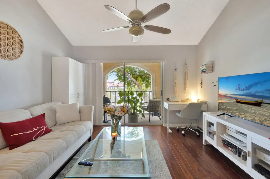1739 Village Blvd, Apt 306 Boulevard West Palm Beach FL 33409