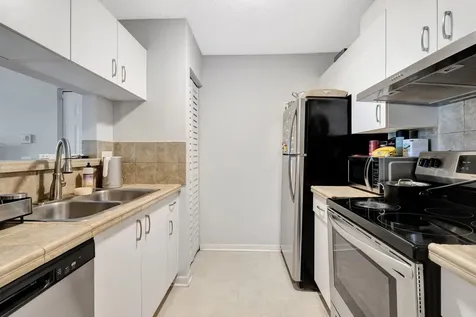 1739 Village Blvd, Apt 306 Boulevard West Palm Beach FL 33409