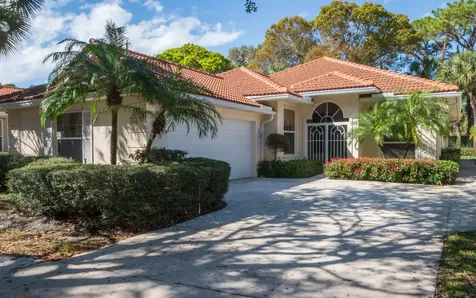 199 E Tall Oaks Circle Palm Beach Gardens FL 33410