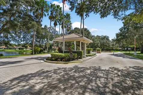 199 E Tall Oaks Circle Palm Beach Gardens FL 33410