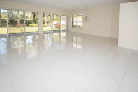 199 E Tall Oaks Circle Palm Beach Gardens FL 33410