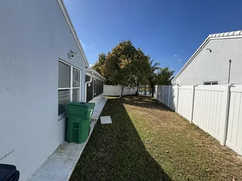 7790 Sw 161st Avenue Miami FL 33193