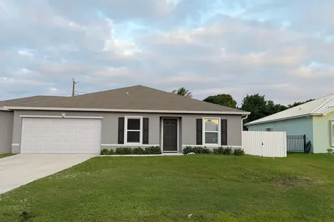 2507 SE Charleston Drive Port Saint Lucie FL 34952