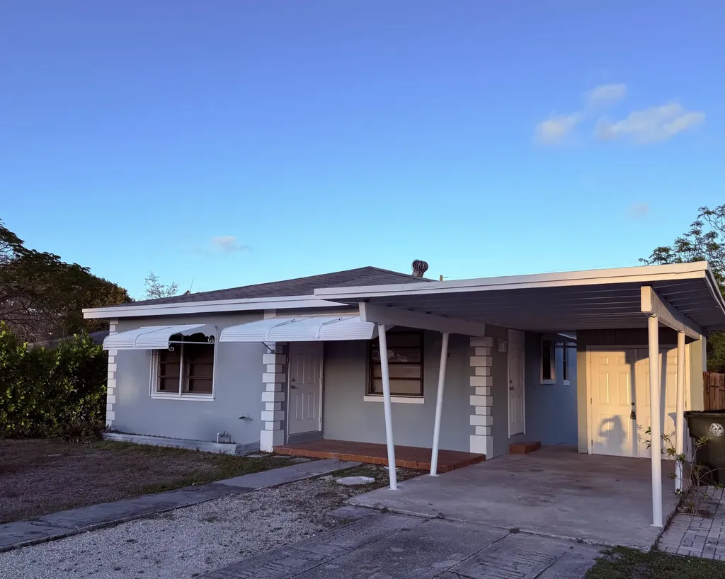 926 N B Street Lake Worth Beach FL 33460