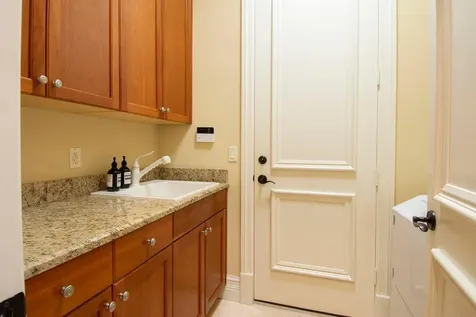 138 SE Via San Marino Port Saint Lucie FL 34984