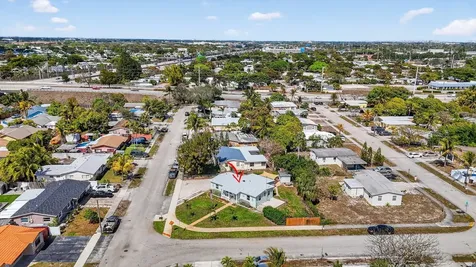 4700 Ne 1st Terrace Deerfield Beach FL 33064