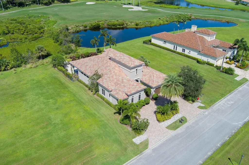 138 Se Via San Marino Port Saint Lucie FL 34984