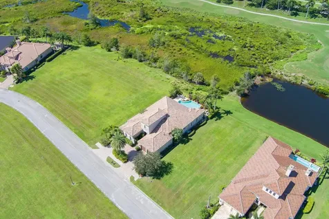 138 Se Via San Marino Port Saint Lucie FL 34984
