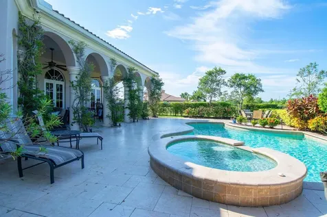 138 Se Via San Marino Port Saint Lucie FL 34984