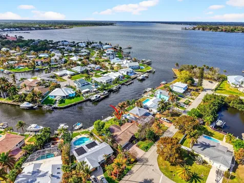150 Sw Beachway Avenue Palm City FL 34990