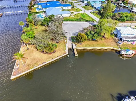 150 Sw Beachway Avenue Palm City FL 34990