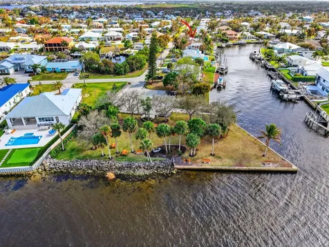 150 Sw Beachway Avenue Palm City FL 34990
