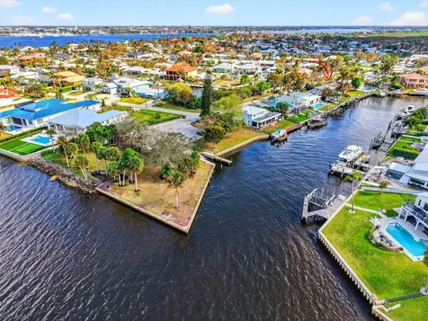150 Sw Beachway Avenue Palm City FL 34990