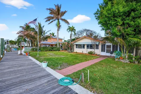 150 Sw Beachway Avenue Palm City FL 34990