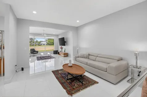 32 Estate Drive Boynton Beach FL 33436