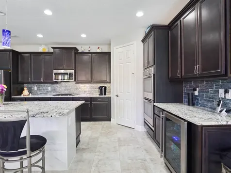 10095 Sw Oak Tree Circle Port Saint Lucie FL 34987