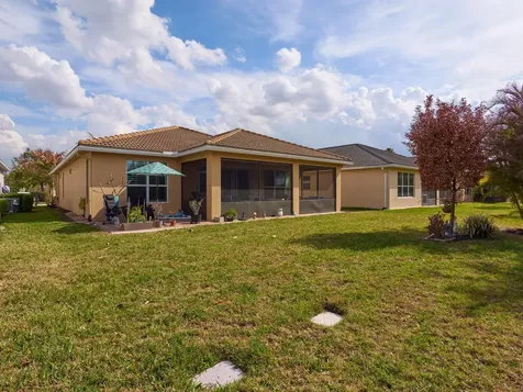 10095 Sw Oak Tree Circle Port Saint Lucie FL 34987