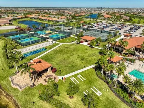 10095 Sw Oak Tree Circle Port Saint Lucie FL 34987