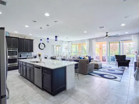 10095 Sw Oak Tree Circle Port Saint Lucie FL 34987