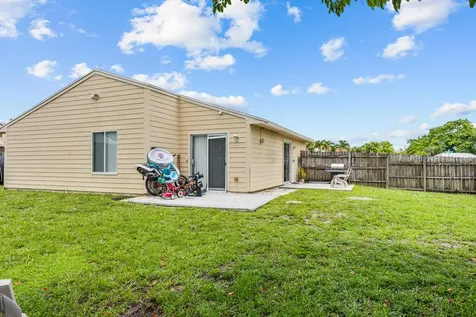 10552 Bobbie Lane Royal Palm Beach FL 33411