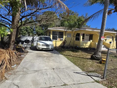 606 S Pine Street Lake Worth FL 33460