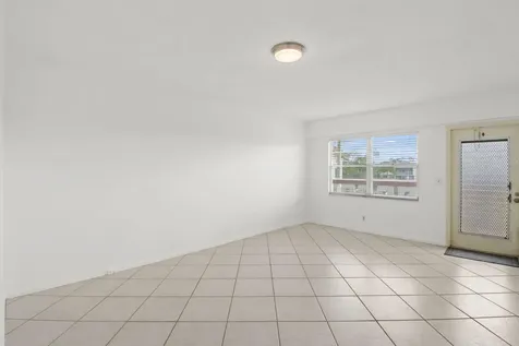 124 Preston C Boca Raton FL 33434