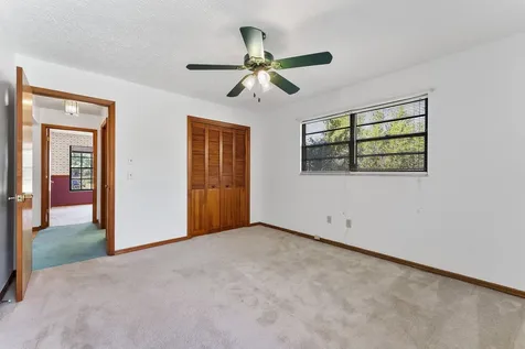 102 Se Crosspoint Drive Port Saint Lucie FL 34983