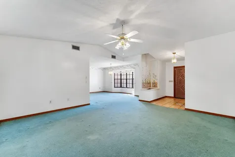 102 Se Crosspoint Drive Port Saint Lucie FL 34983