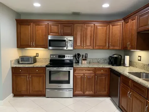 10667 Lake Shore Drive Wellington FL 33414