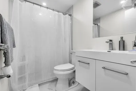 1735 W 60th Street Hialeah FL 33012