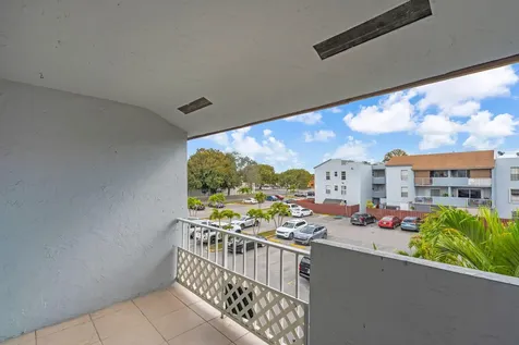 1735 W 60th Street Hialeah FL 33012