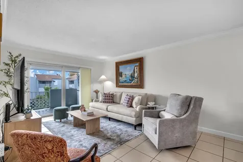 1735 W 60th Street Hialeah FL 33012