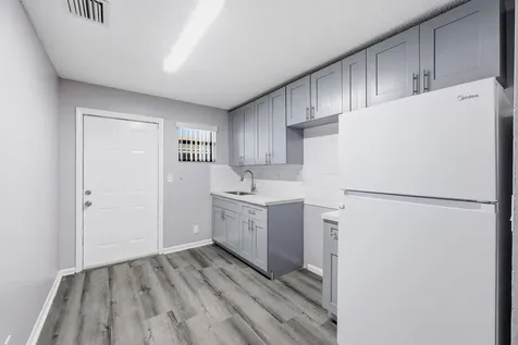 1565 W 28th Street Riviera Beach FL 33404