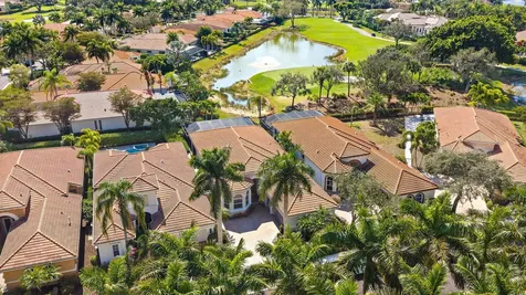 10626 Piazza Fontana West Palm Beach FL 33412